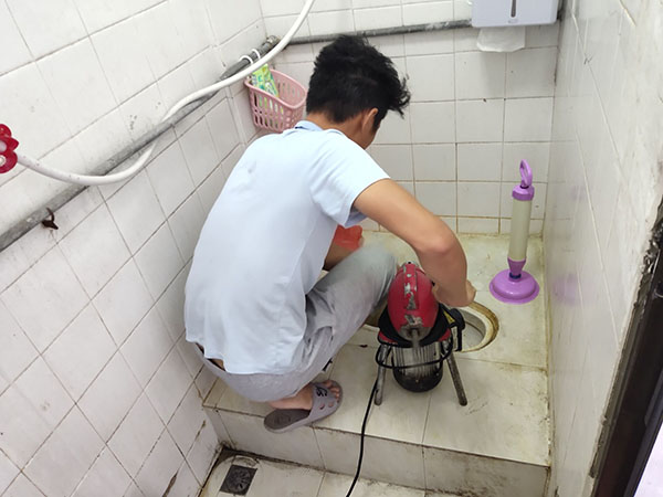 南昌肥皂掉到馬桶里把馬桶堵住了怎么辦？馬桶堵住了怎么辦